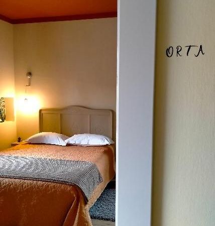 B&B Tra I Laghi Casale Corte Cerro Екстериор снимка