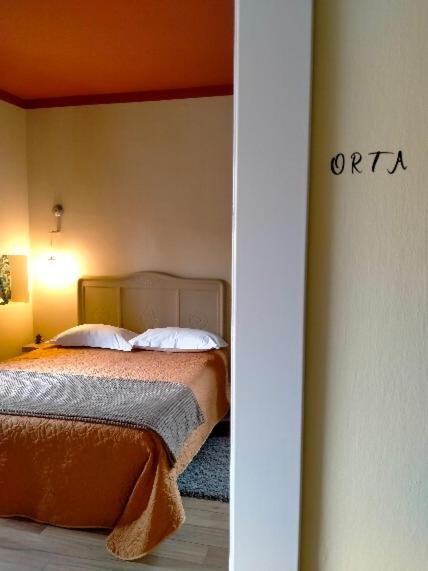 B&B Tra I Laghi Casale Corte Cerro Екстериор снимка